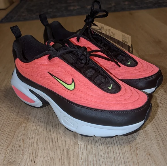 Nike Air Max Portal Women's sz 9 in Black, Volt & Hot Punch - Picture 3 of 15